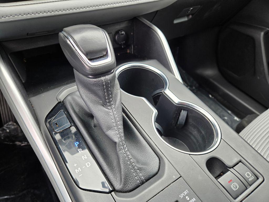 used 2022 Toyota Highlander car, priced at $27,000