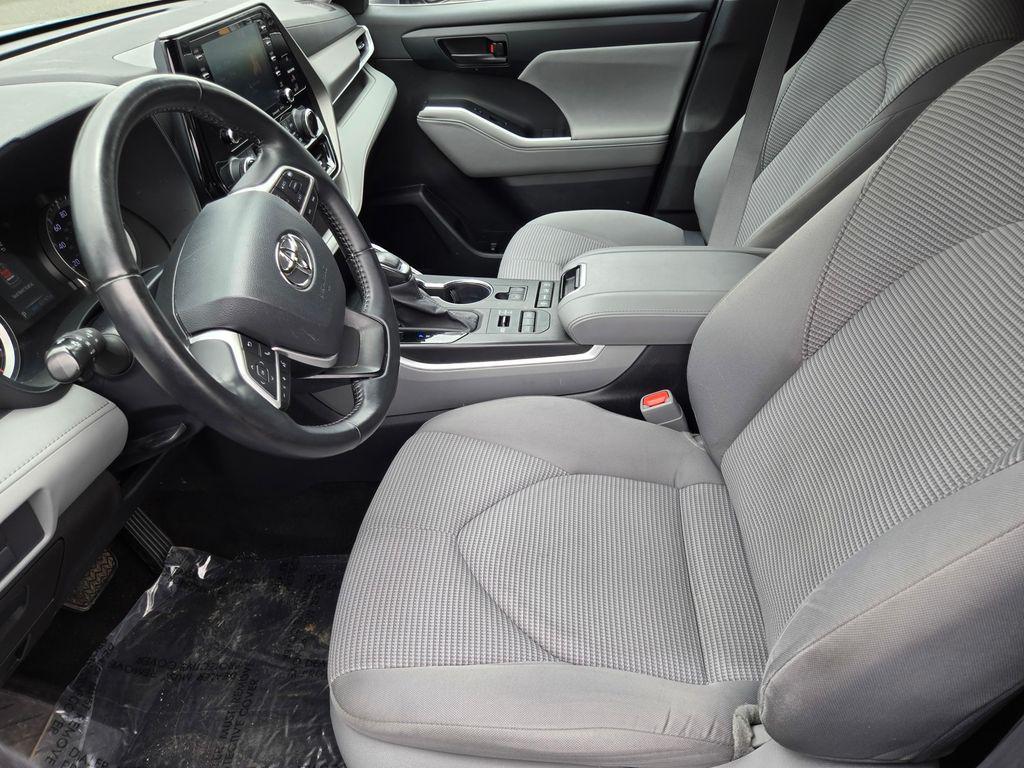 used 2022 Toyota Highlander car, priced at $27,000