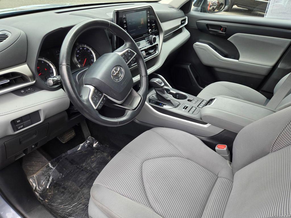 used 2022 Toyota Highlander car, priced at $27,000