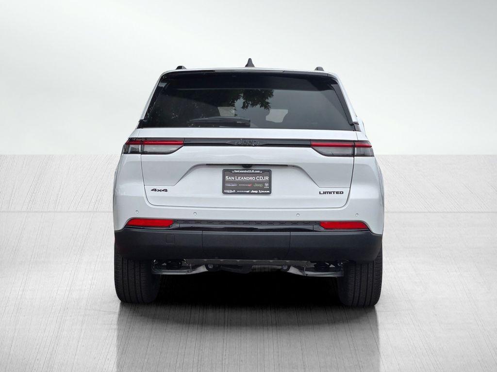 new 2025 Jeep Grand Cherokee car, priced at $42,995