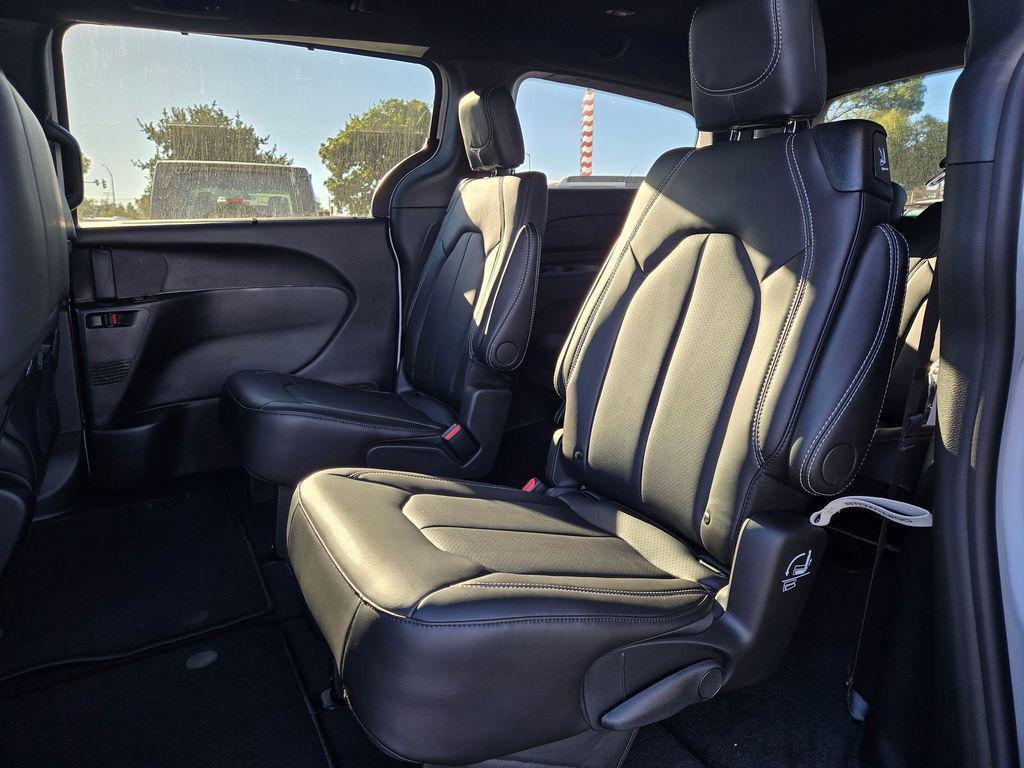 new 2026 Chrysler Pacifica car, priced at $40,995