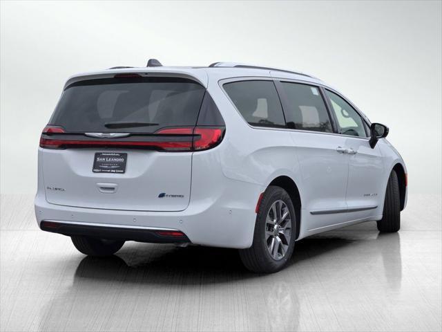 new 2025 Chrysler Pacifica car, priced at $52,495