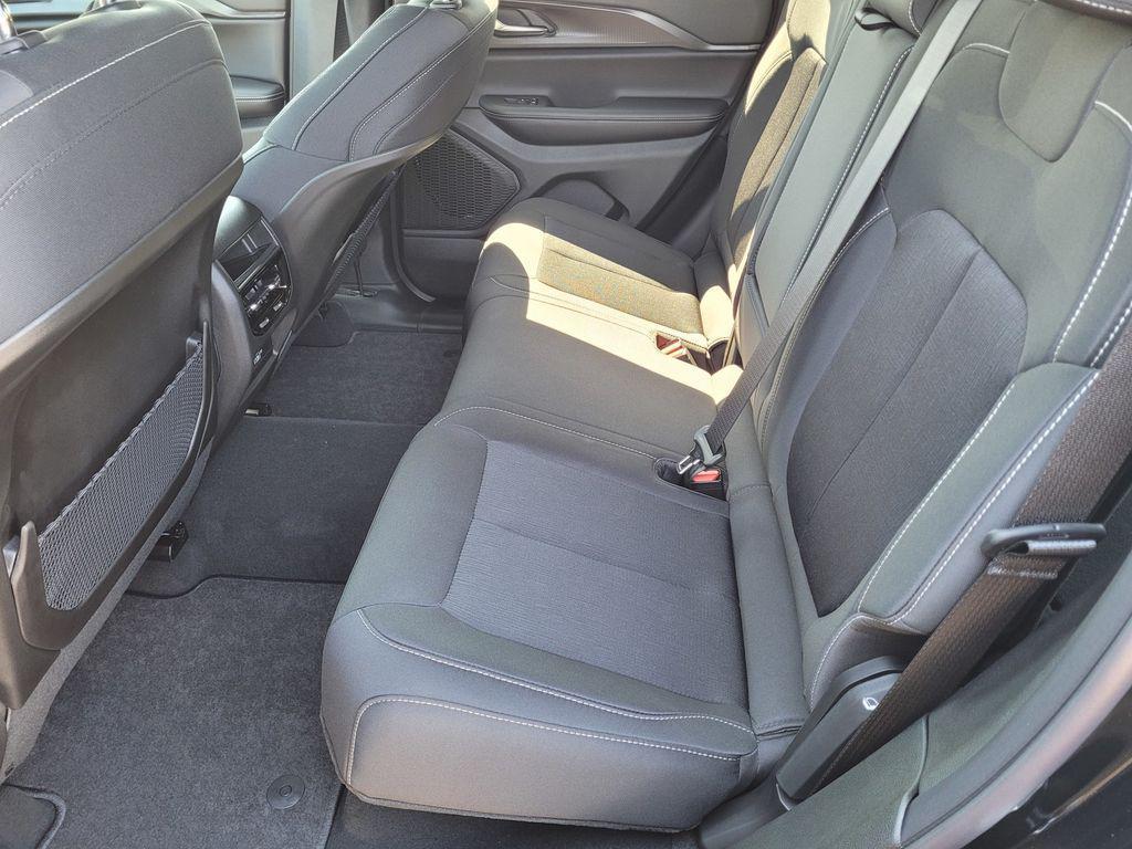 new 2025 Jeep Grand Cherokee car, priced at $32,995