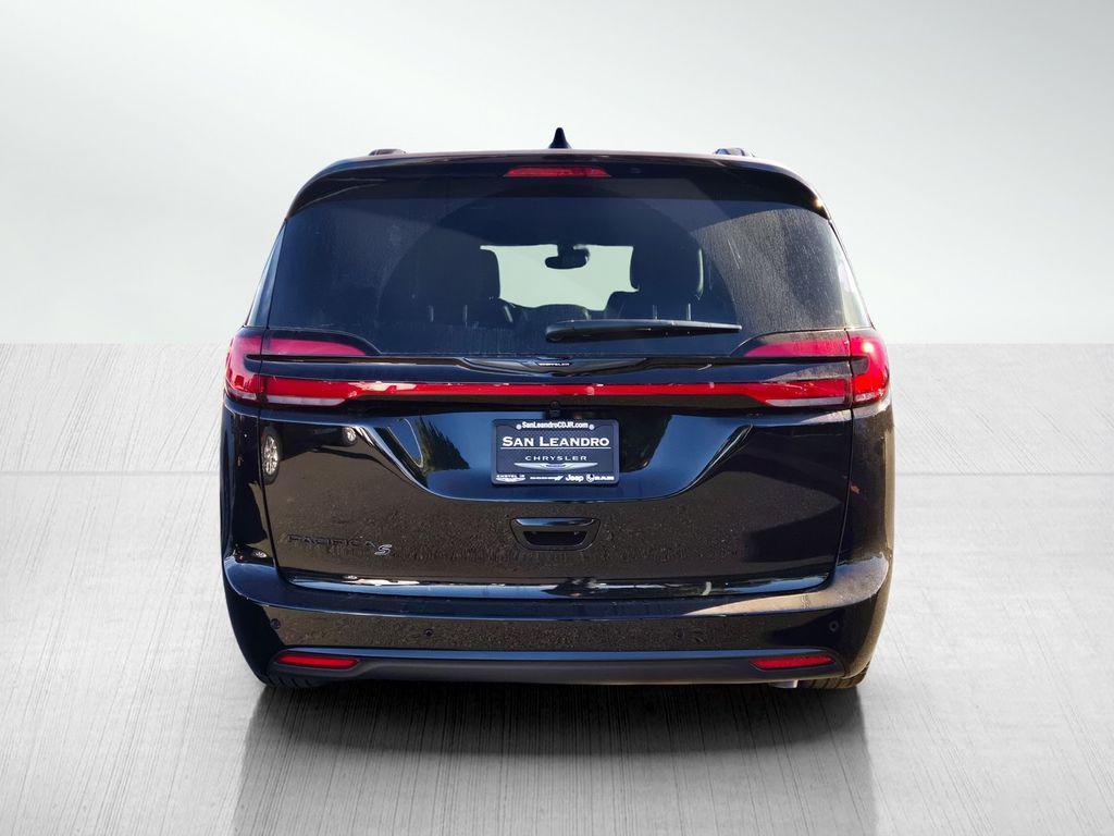 new 2026 Chrysler Pacifica car, priced at $43,995