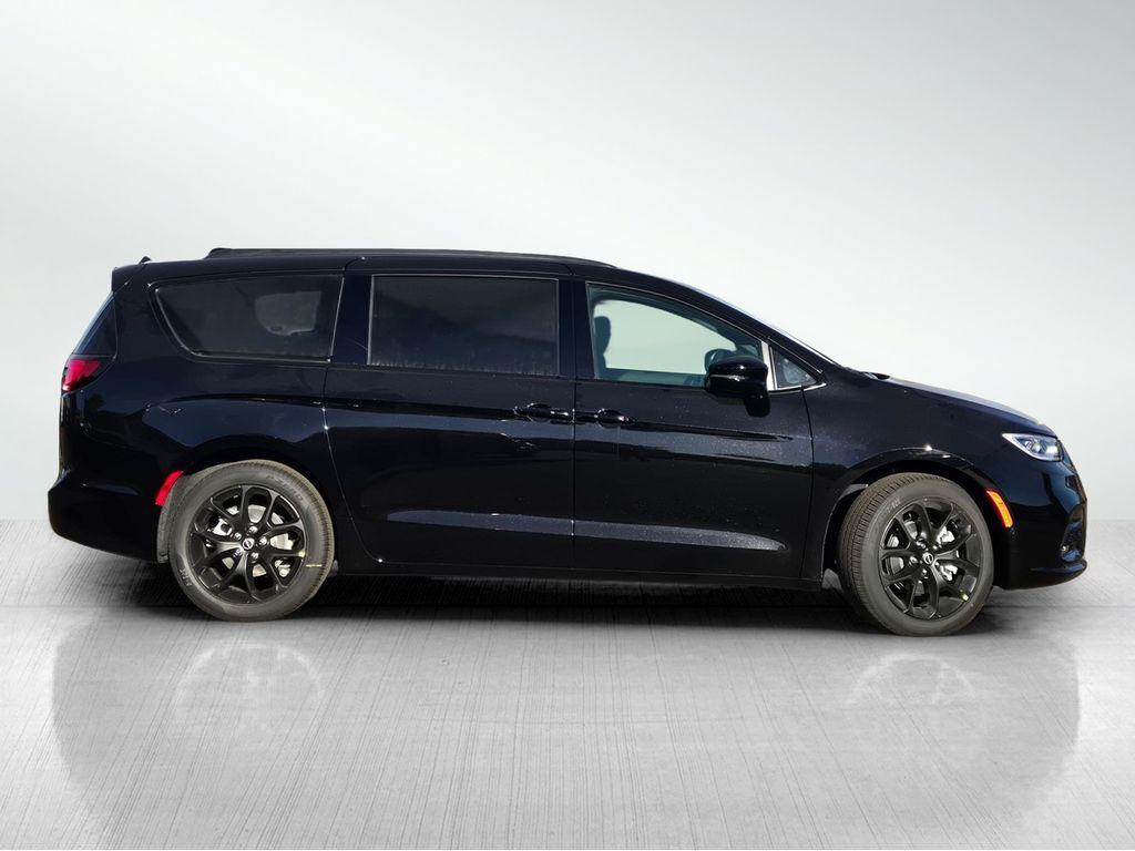 new 2026 Chrysler Pacifica car, priced at $43,995