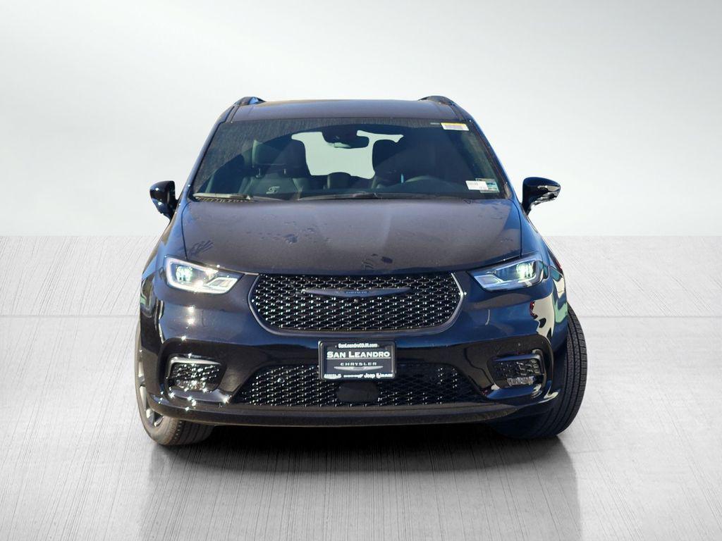 new 2026 Chrysler Pacifica car, priced at $43,995