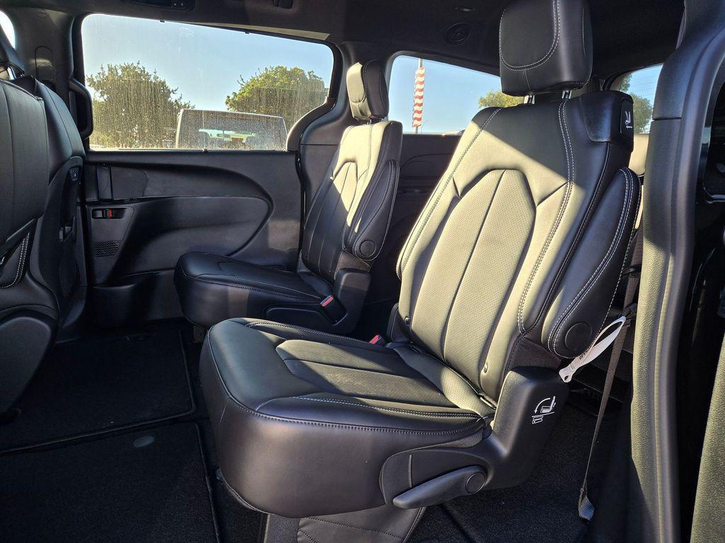 new 2026 Chrysler Pacifica car, priced at $43,995