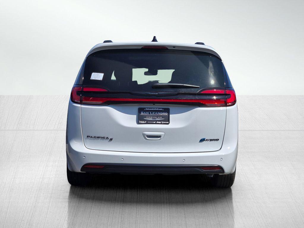 new 2025 Chrysler Pacifica Hybrid car, priced at $45,929