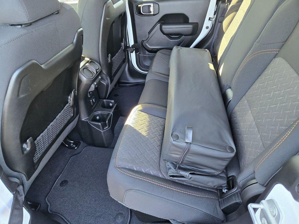 new 2025 Jeep Gladiator car, priced at $46,995