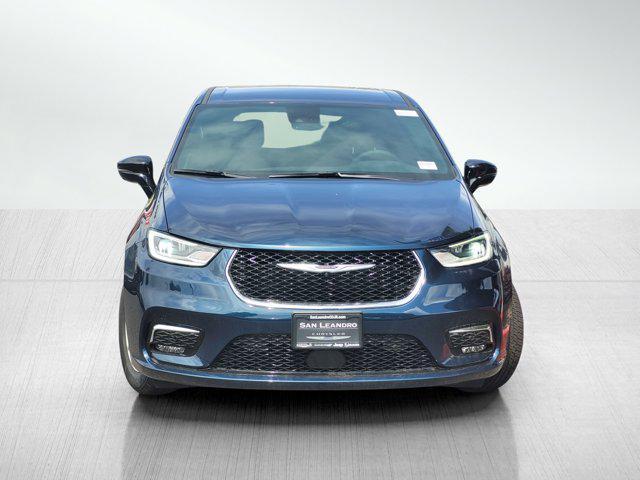 new 2025 Chrysler Pacifica car, priced at $41,995