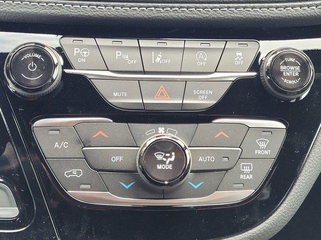 new 2025 Chrysler Pacifica car, priced at $41,995