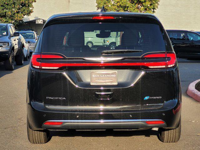 new 2025 Chrysler Pacifica Hybrid car, priced at $36,995