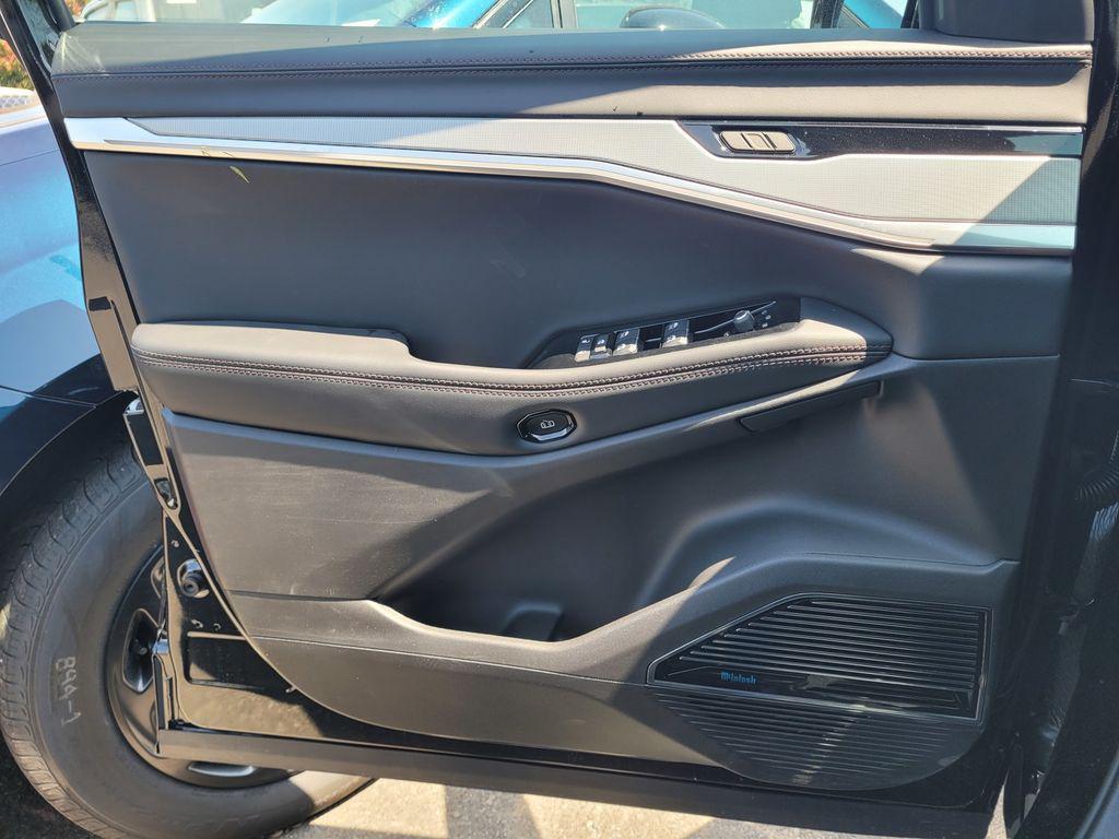 new 2025 Jeep Wagoneer S car, priced at $54,995