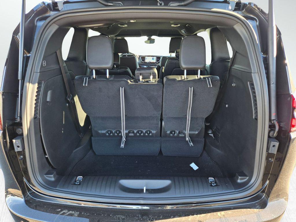 new 2026 Chrysler Pacifica car, priced at $40,995