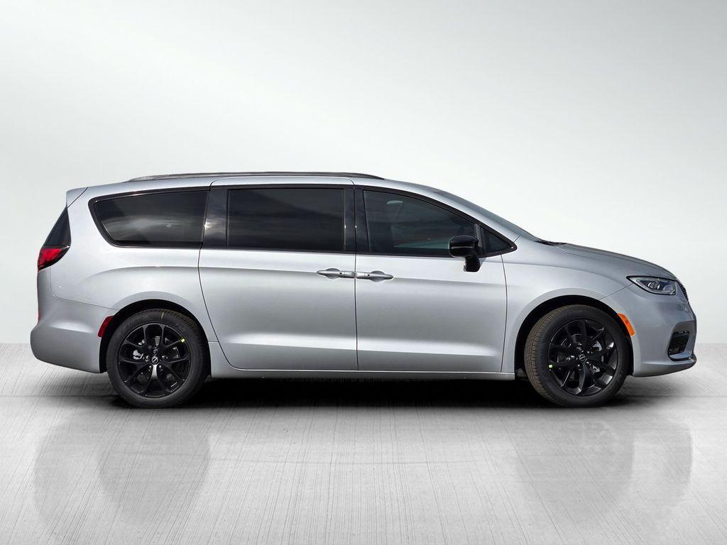 new 2026 Chrysler Pacifica car, priced at $43,995