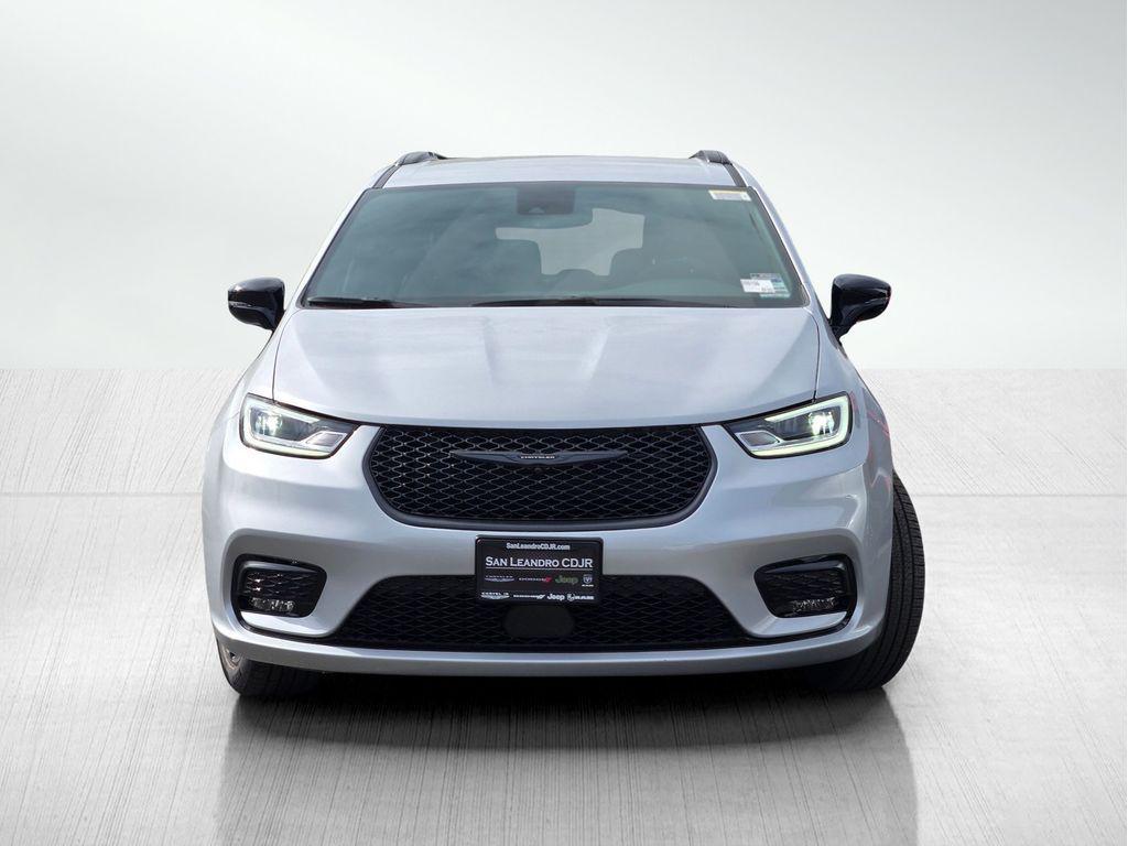 new 2026 Chrysler Pacifica car, priced at $43,995