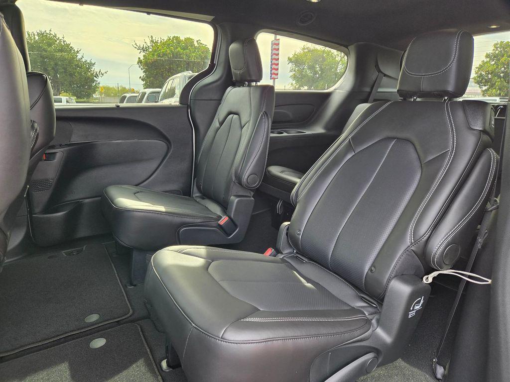 new 2026 Chrysler Pacifica car, priced at $43,995