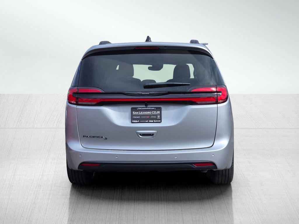 new 2026 Chrysler Pacifica car, priced at $43,995
