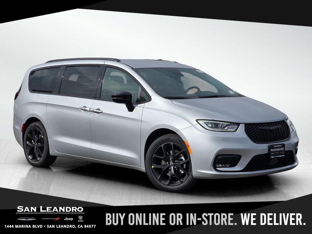 new 2026 Chrysler Pacifica car, priced at $43,995