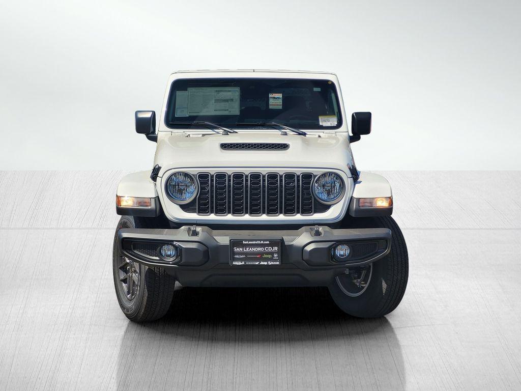 new 2025 Jeep Gladiator car, priced at $42,995