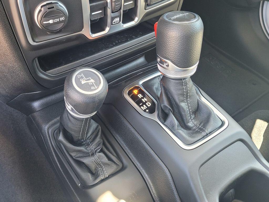 new 2025 Jeep Gladiator car, priced at $42,995