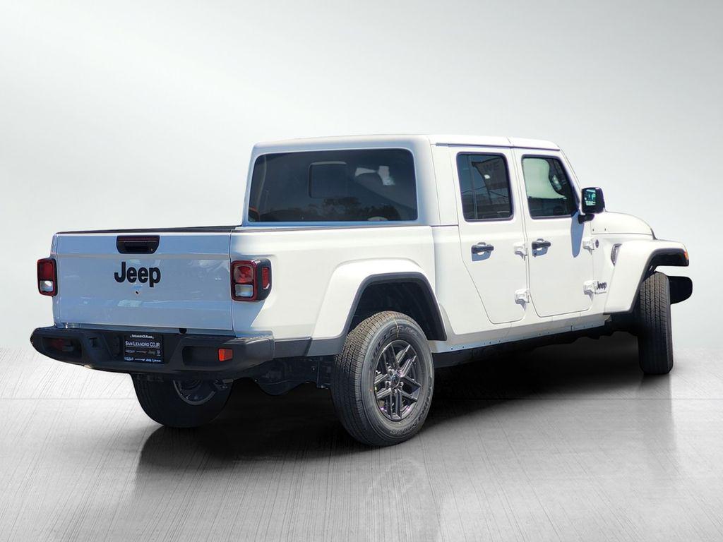 new 2025 Jeep Gladiator car, priced at $42,995