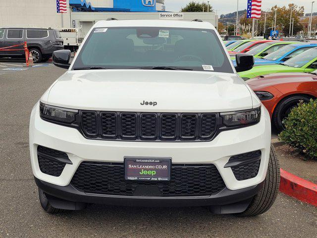 new 2025 Jeep Grand Cherokee car, priced at $41,995