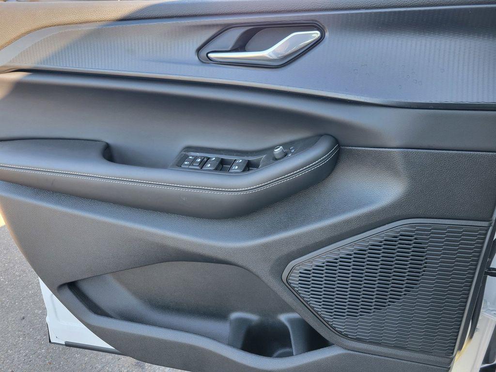 new 2025 Jeep Grand Cherokee car, priced at $30,995