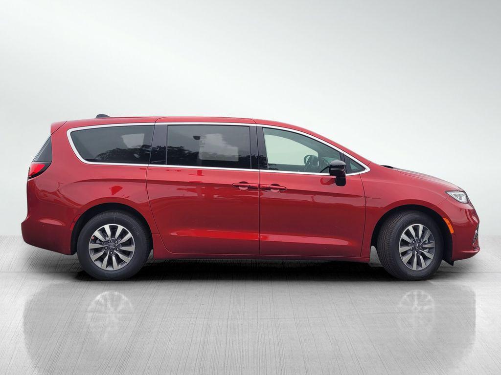 new 2025 Chrysler Pacifica Hybrid car, priced at $53,995