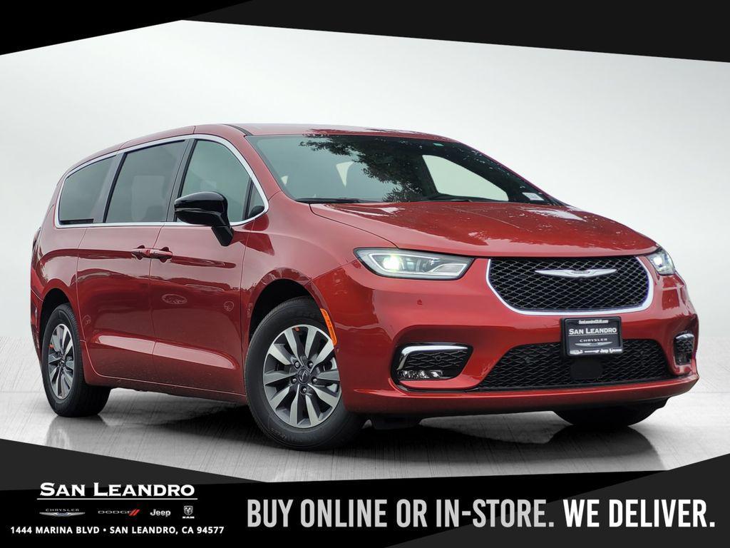 new 2025 Chrysler Pacifica Hybrid car, priced at $53,995