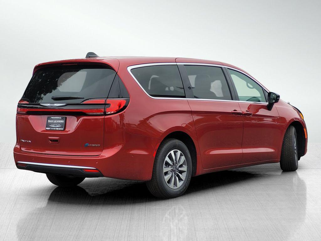 new 2025 Chrysler Pacifica Hybrid car, priced at $53,995