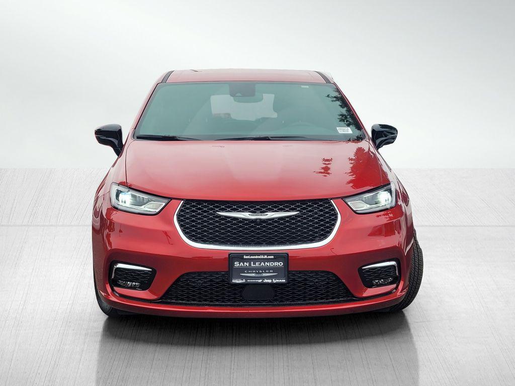 new 2025 Chrysler Pacifica Hybrid car, priced at $53,995