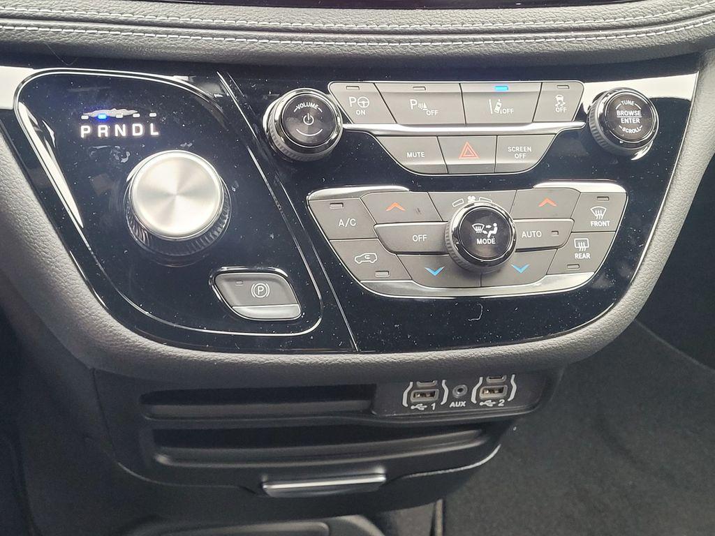 new 2025 Chrysler Pacifica Hybrid car, priced at $53,995