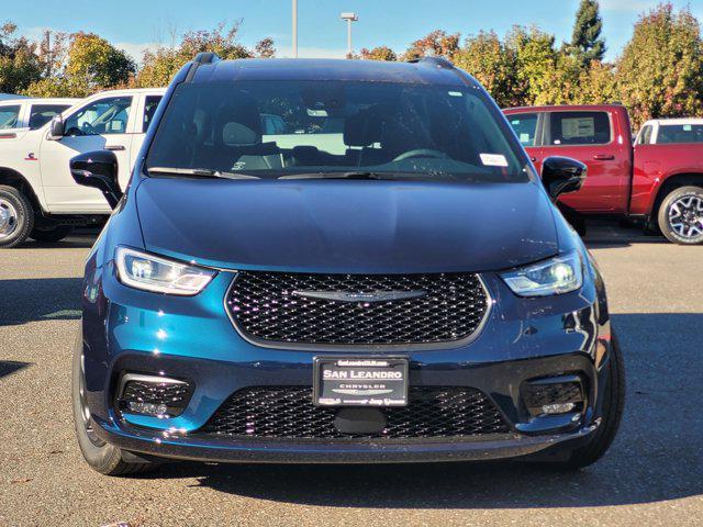 new 2025 Chrysler Pacifica Hybrid car, priced at $65,995