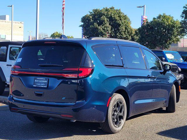 new 2025 Chrysler Pacifica Hybrid car, priced at $65,995