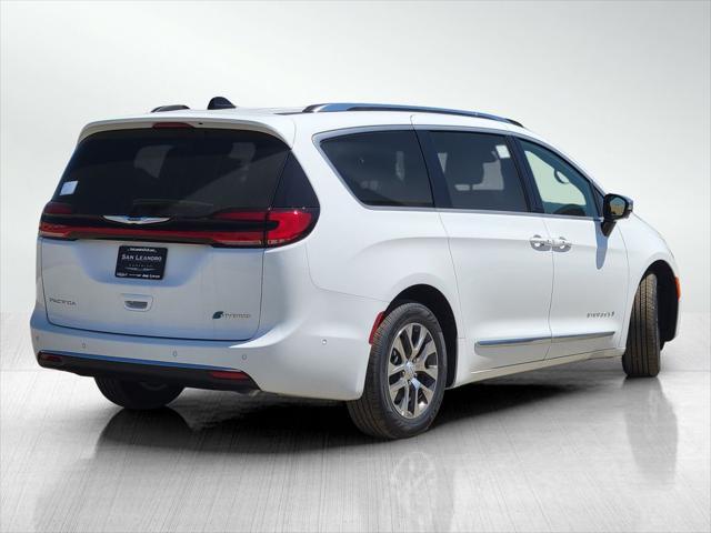new 2025 Chrysler Pacifica car, priced at $44,995