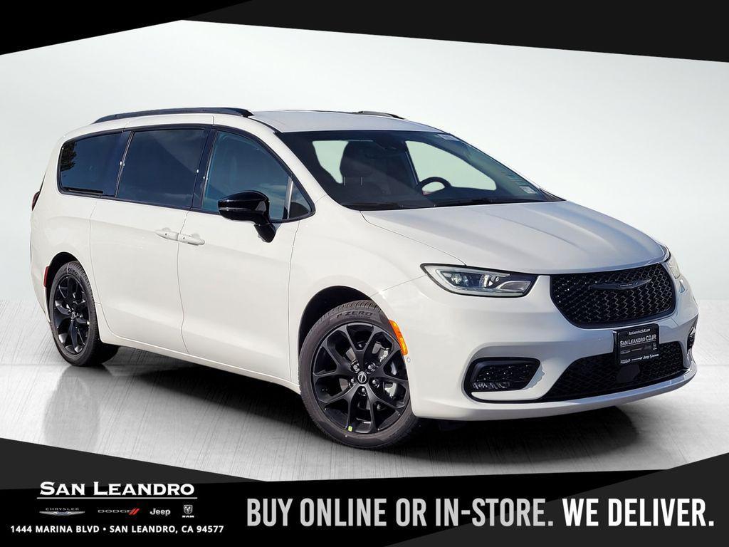 new 2026 Chrysler Pacifica car, priced at $44,995