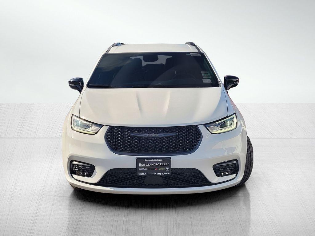 new 2026 Chrysler Pacifica car, priced at $44,995