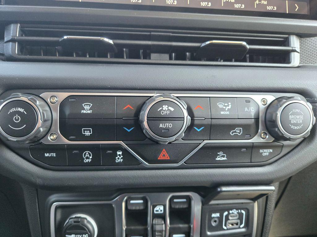 new 2025 Jeep Gladiator car, priced at $46,995