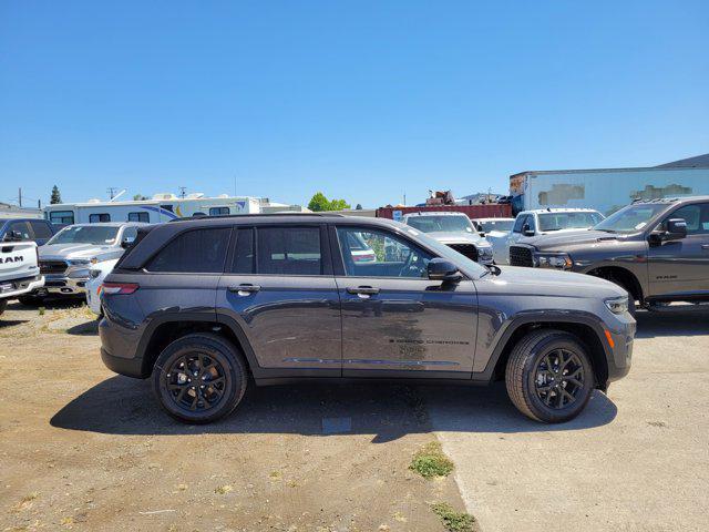 new 2024 Jeep Grand Cherokee car, priced at $39,995