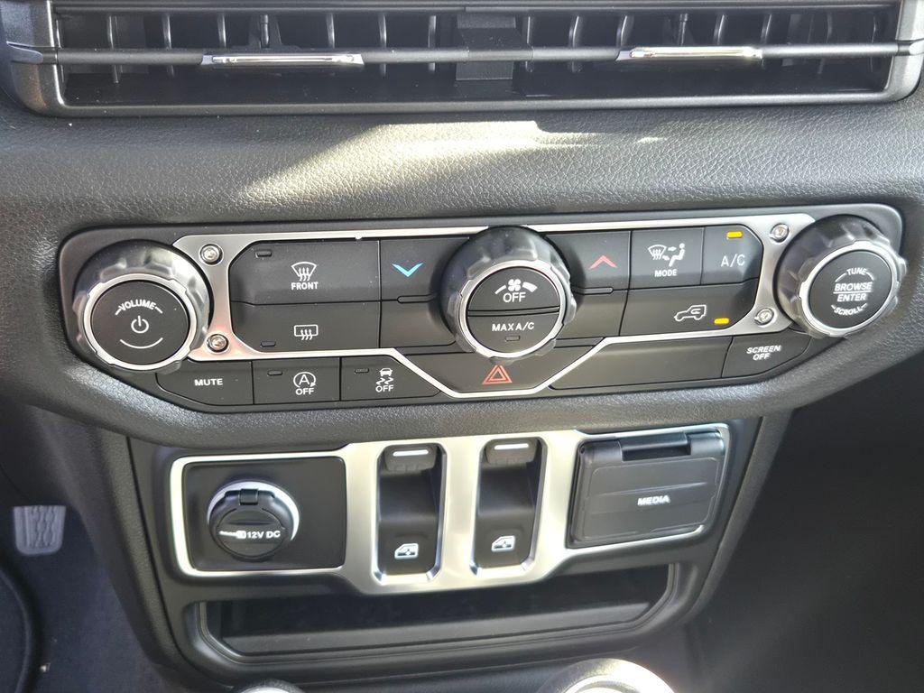 new 2025 Jeep Wrangler car, priced at $33,995