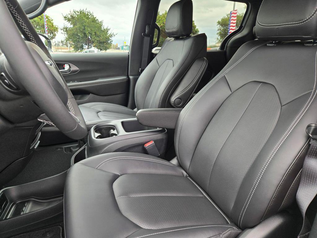 new 2026 Chrysler Pacifica car, priced at $41,995