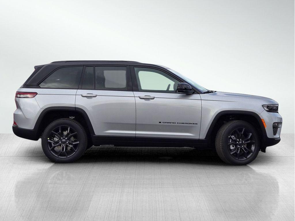 new 2025 Jeep Grand Cherokee car, priced at $49,995