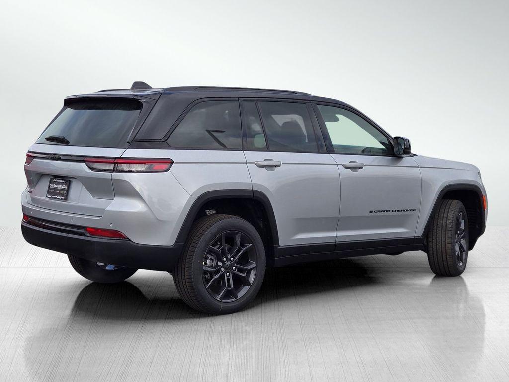 new 2025 Jeep Grand Cherokee car, priced at $49,995
