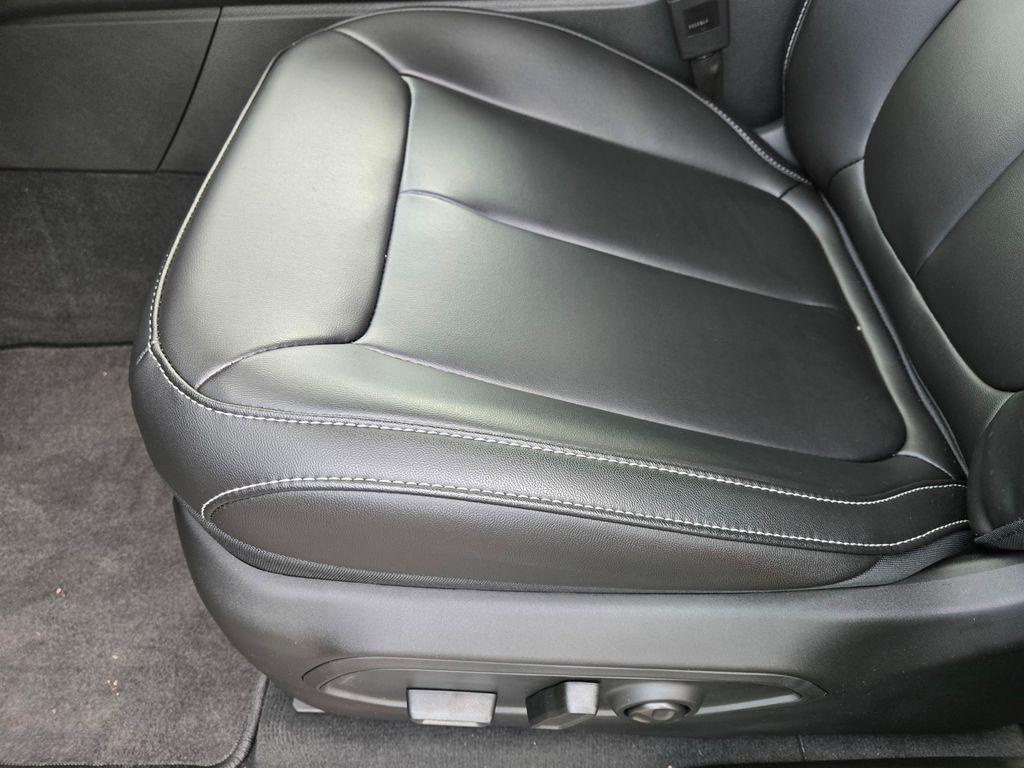 new 2025 Jeep Grand Cherokee car, priced at $49,995