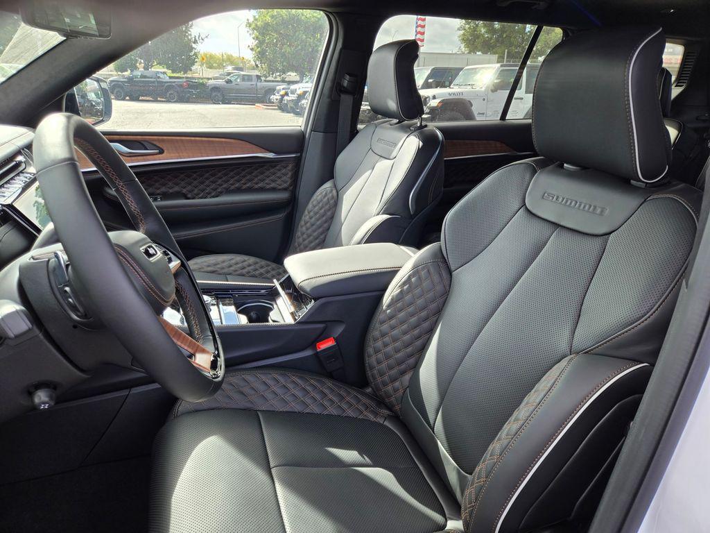 new 2025 Jeep Grand Cherokee L car, priced at $68,995