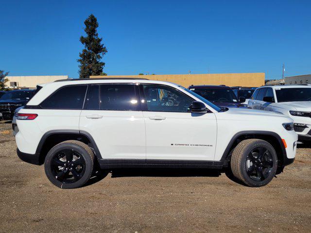 new 2025 Jeep Grand Cherokee car, priced at $44,495