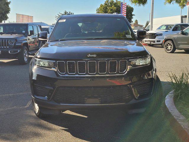 new 2025 Jeep Grand Cherokee car, priced at $38,395