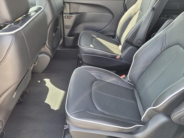 new 2025 Chrysler Pacifica Hybrid car, priced at $43,995