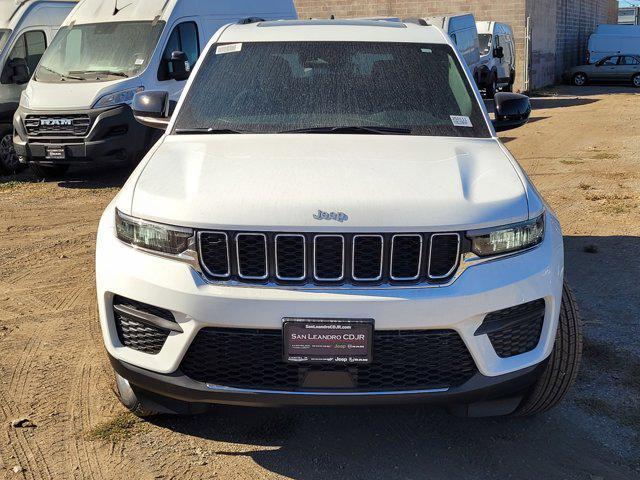 new 2025 Jeep Grand Cherokee car, priced at $34,495